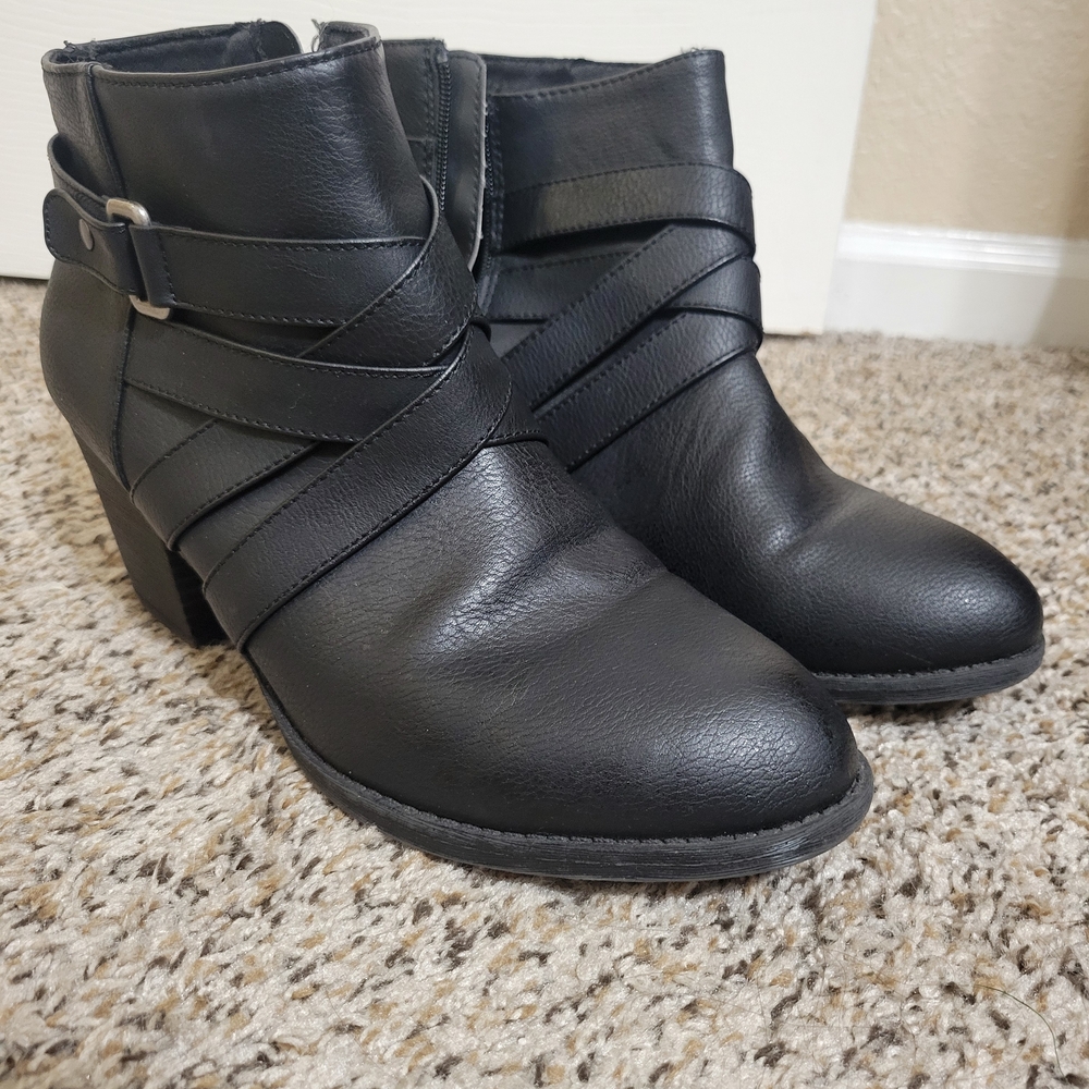 American Eagle Outfitters Black Ankle Booties